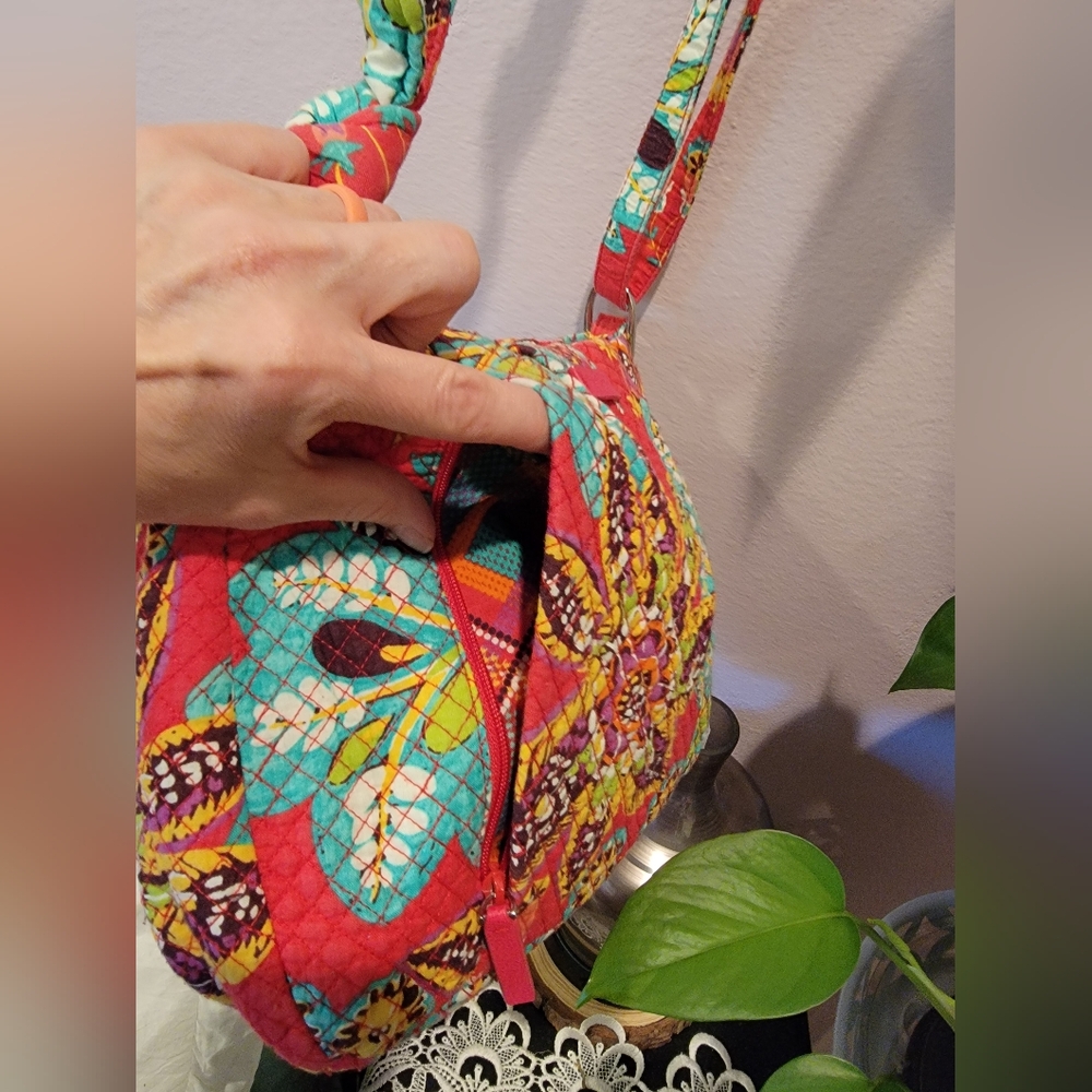 Vera Bradley Hadley Crossbody in Rumba pattern. - Picture 5 of 13